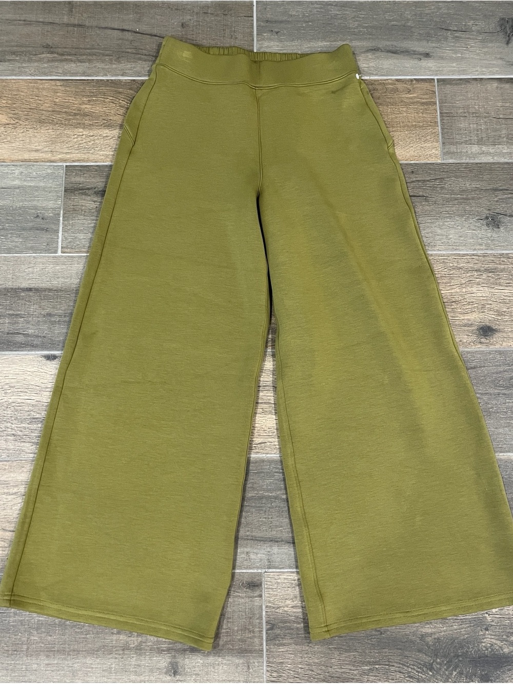 NEW SPANX AirEssentials Cropped Wide Leg Pant Olive Green Size Small